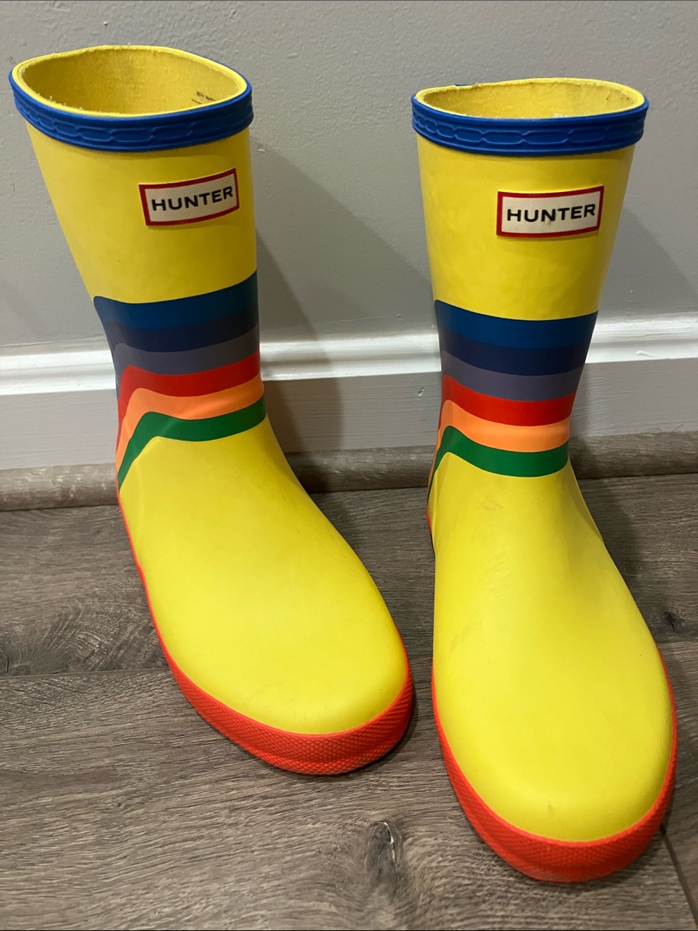 Hunter Kids Yellow Rain Boots with Rainbow Stripes, Boys 3/Girls 4, EUC